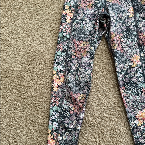 The Everything Pocket Leggings - Picture 3 of 6